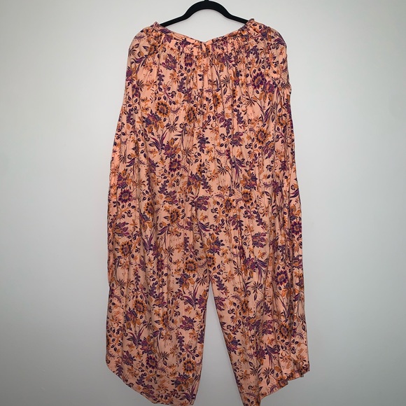 Free People Floral Set - Picture 4 of 9